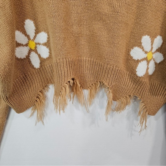 Cropped Slouchy V Neck Sweater Distressed Daisy Fringed Festival Beachy - Picture 5 of 10